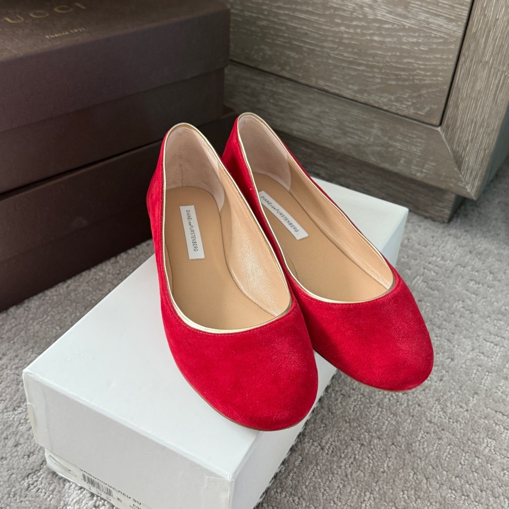 Diane Von Furstenberg real leather Red Suede Women's Flats